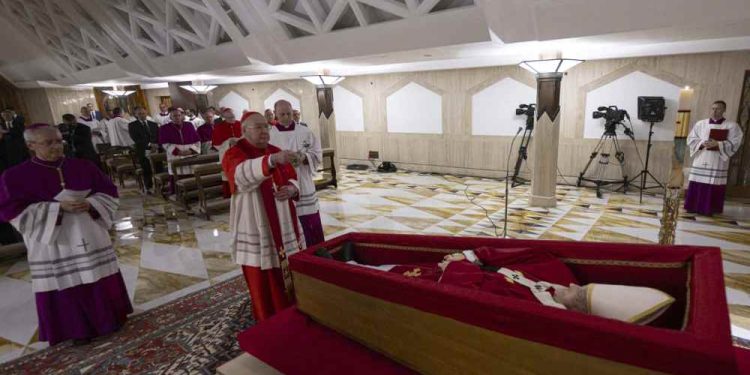 Limite de cinco vagas gera tensão na comitiva de Lula