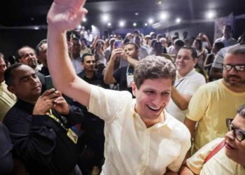 João Campos segue os passos do pai, e é anunciado como candidato à Governador de Pernambuco