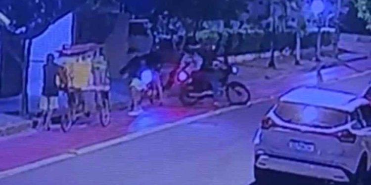 Assalto à mão amada ameaça moradores do Recife, flagra aconteceu no bairro da Jaqueira