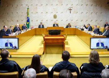 Ministro do STF pede destaque e suspende julgamento virtual sobre prisão de Collor