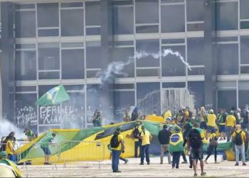 Invasão e depredacão às sedes dos três Poderes. Foto/reprodução