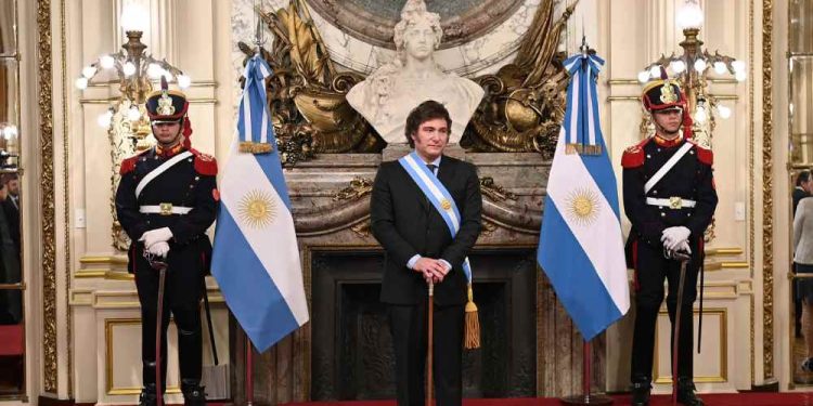 Da hiperinflação ao 'milagre econômico': os primeiros resultados do governo Milei