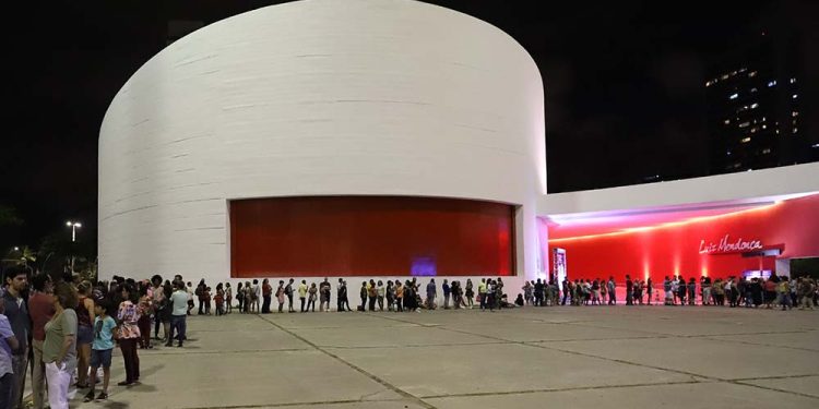 Teatro Luiz Mendonça, no Parque Dona Lindu