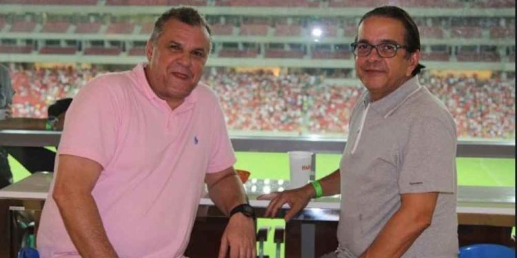 Geraldo Cisneiros (esq.) e Antônio Lavareda (dir.) em foto de 2012