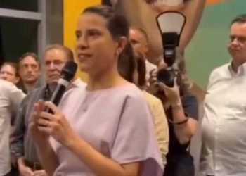 Raquel Lyra alfineta adversários e reforça liderança em evento do PSD