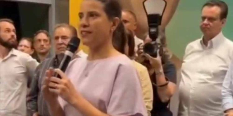 Raquel Lyra alfineta adversários e reforça liderança em evento do PSD