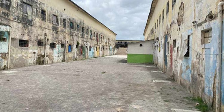 Pernambuco fecha presídio do Curado em resposta a condenação por violações