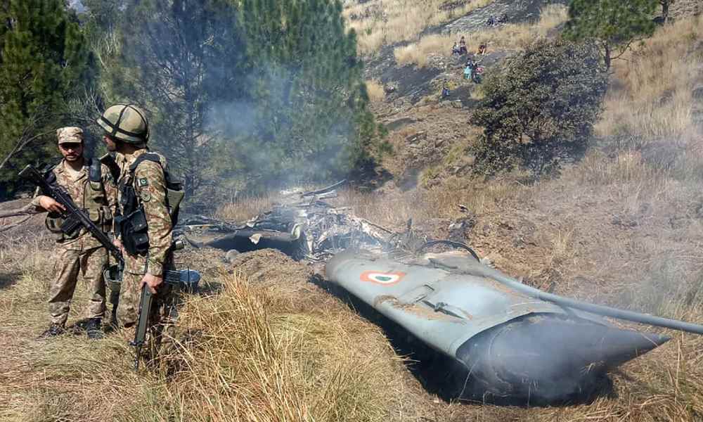 Ataques entre Paquistão e Índia deixam dezenas de mortos