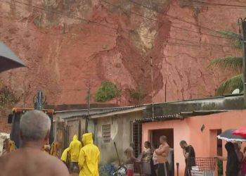 Deslizamento em encosta na Zona Norte do Recife reacende denúncias de negligência pública