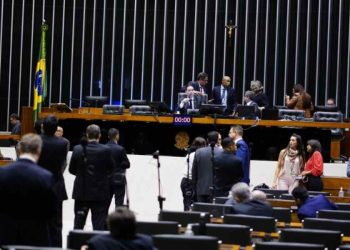 Proposta de ampliação da Câmara para 531 deputados avança em Brasília