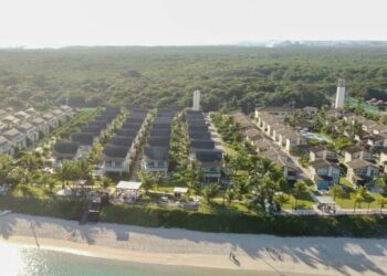 Condomínio Narguilê Beach Club, em Muro Alto (PE)