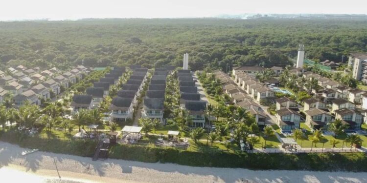 Condomínio Narguilê Beach Club, em Muro Alto (PE)