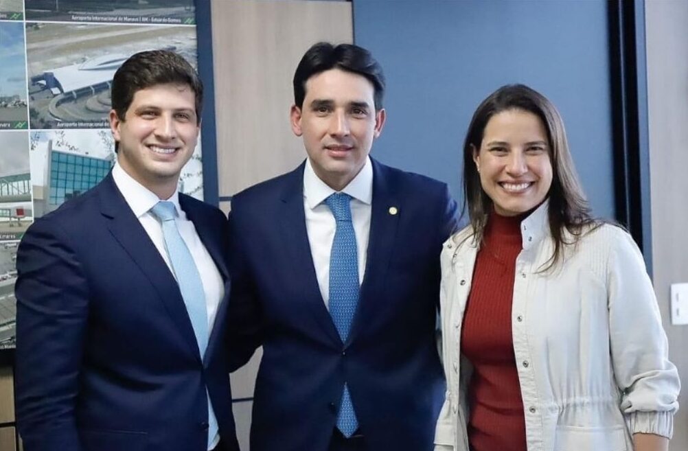 O prefeito de Recife, João Campos, o ministro de Portos e Aeroportos, Silvio Costa Filho, e a governadora Raquel Lyra