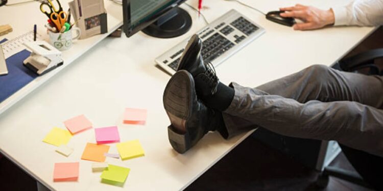 Juiz faltoso no Cabo de Santo Agostinho gera indignação e prejudica tramitação de processos