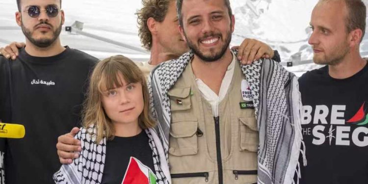 Thiago Ávila permanece detido em Israel após operação contra navio com ajuda para Gaza