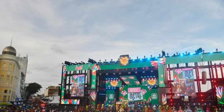 Prefeituras e Governo de PE gastaram R$ 2,65 bi em festas entre 2022 e 2025