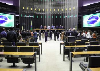 Aumento no número de deputados federais é aprovado pelo Senado e Câmara