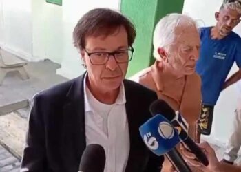 Gilson Machado durante entrevista no Recife