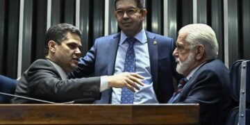 Derrubada do IOF na Câmara e Senado escancara desgaste com o Congresso