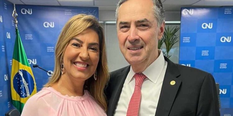 A conselheira do CNJ Renata Gil sugeriu em ofício uma lista tríplice integralmente feminina, o TJDFT ignorou e Luís Barroso mandou cumprir o ofício dela