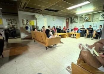 Prefeitos brasileiros buscam refúgio em bunker durante conflito em Israel