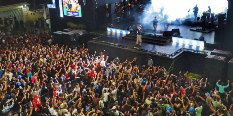 Noite de emoção e música no São João de Arcoverde 2025