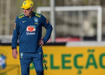 Carlos Ancelotti chegou com a leveza do ser que já é íntimo do sucesso.