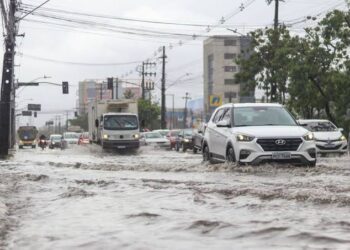 Chuvas no Recife. Foto: Walli Fontenele/Folha PE