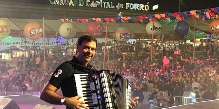Ex-ministro Gilson Machado é preso e precisa cancelar shows de sua banda de forró