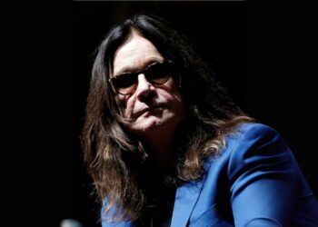 Conhecido como "Príncipe das Trevas", John Michael "Ozzy" Osbourne nasceu em Birmingham, na Inglaterra