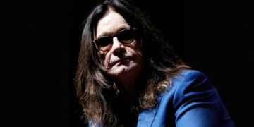 Conhecido como "Príncipe das Trevas", John Michael "Ozzy" Osbourne nasceu em Birmingham, na Inglaterra
