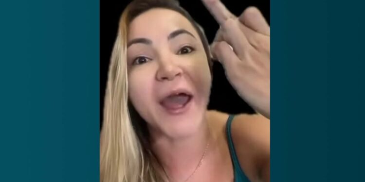 Natasha Dolci ficou afastada por um ano em tratamento psiquiátrico.