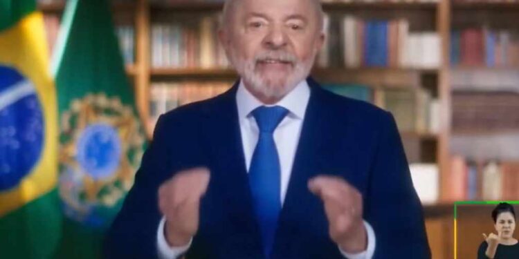 Lula critica tarifas de Trump durante pronunciamento na TV
