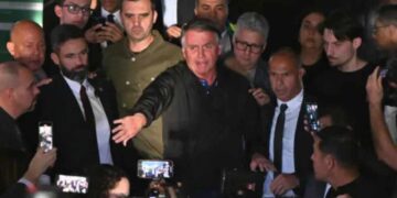 Defesa de Bolsonaro nega descumprimento de medidas cautelares no STF