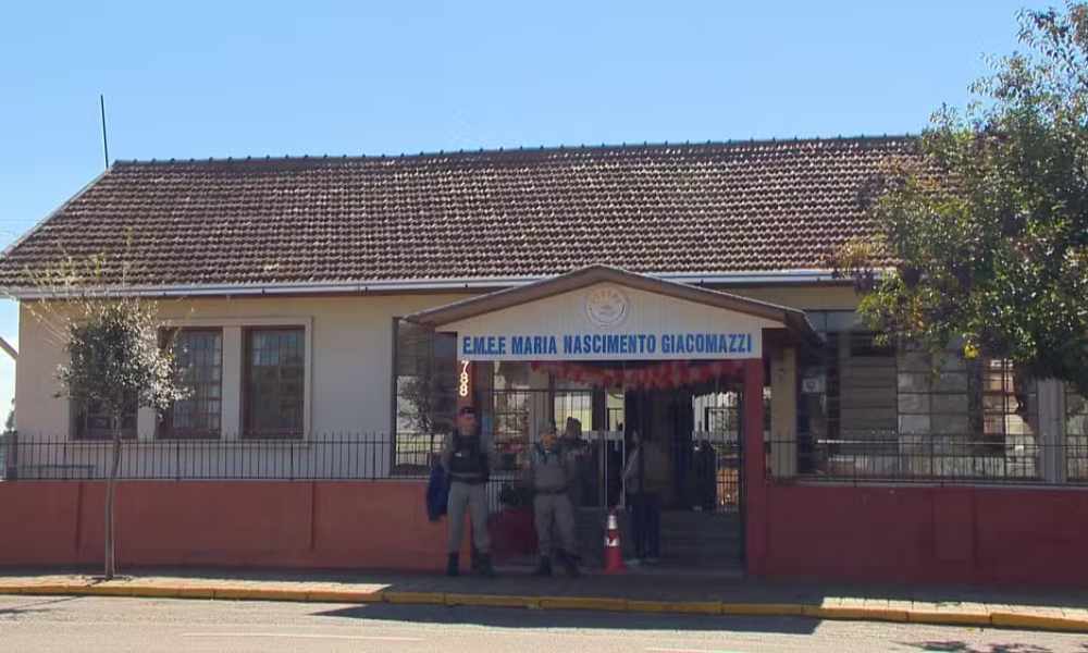 Vídeo mostra crianças correndo para casa vizinha após ataque em escola no RS