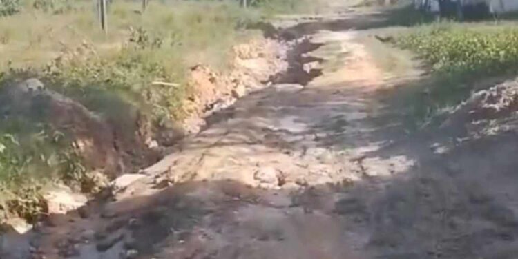 Moradores reclamam de abandono e cobram melhorias na Rua VC10 em Cabo de Santo Agostinho