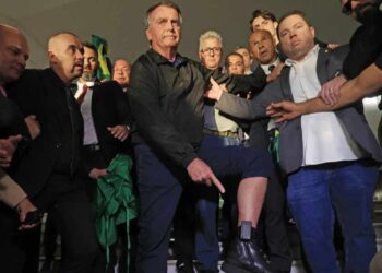 Decisão do STF muda planos e expõe isolamento de Bolsonaro