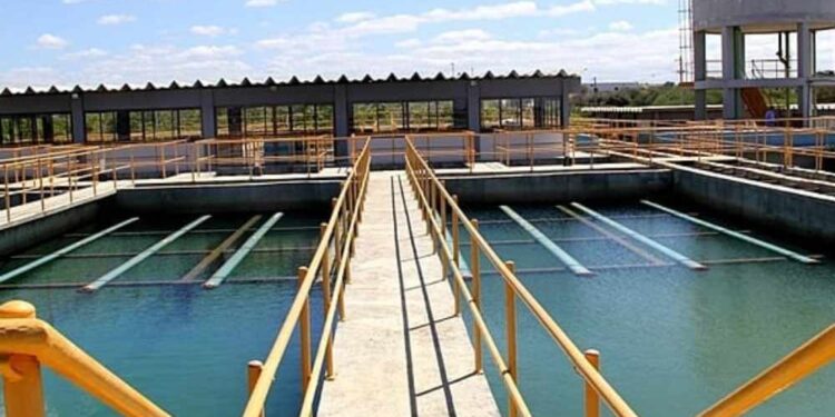 Manutenção da Compensa deixa 2 milhões de pessoas sem água no Grande Recife