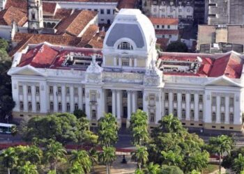 Vagas para níveis médio e superior com cadastro de reserva