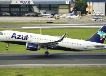 Avião da azul é proibido de pousar em Noronha pela ANC