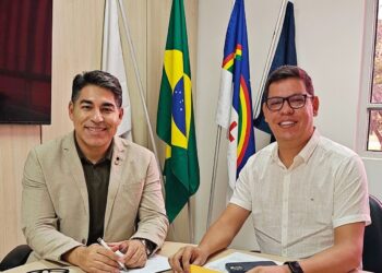 Dilson Cavalcanti (à esq.) em entrevista a Alberes Xavier.