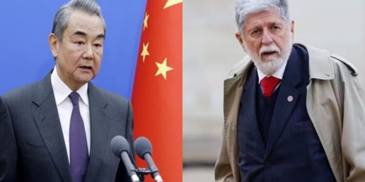 Wang Yi conversou com o assessor de assuntos internacionais da presidência, Celso Amorim.