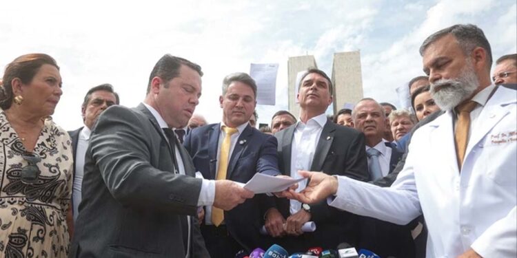 Flávio propõe “pacote da paz” com anistia e impeachment de Moraes