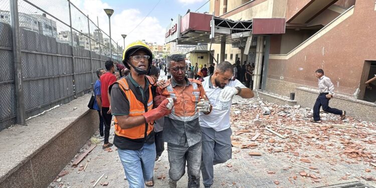 As pessoas foram mortas em um ataque israelense ao Hospital Nasser