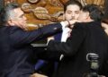 Gerardo Fernández Noroña, e seu colega da oposição Alejandro Moreno