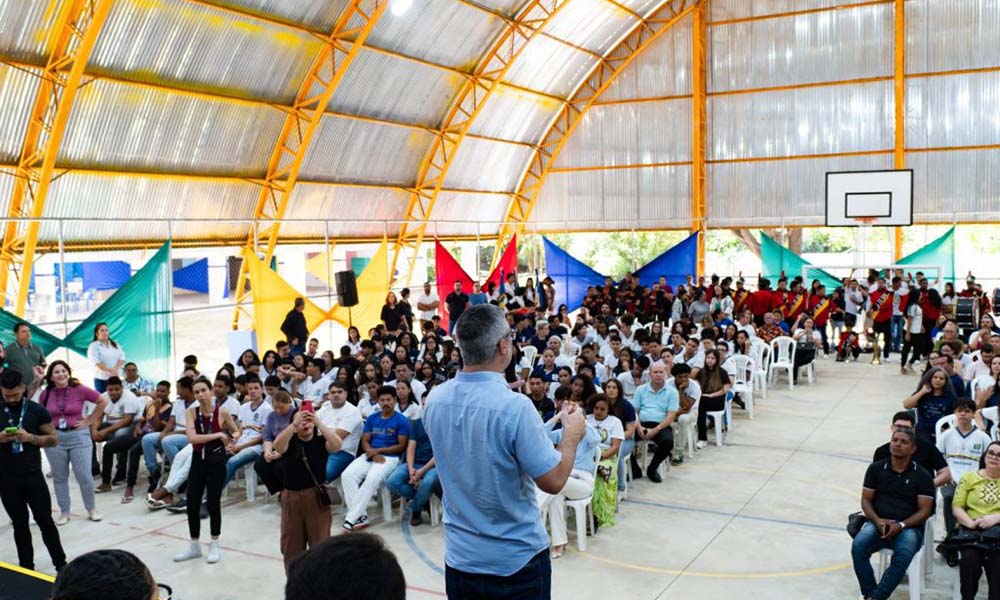 Rede estadual de ensino atinge 215 quadras poliesportivas e outras 35 serão entregues até dezembro pelo programa Juntos pela Educação
