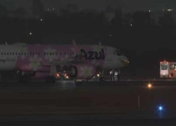 Avião da Azul fez pouso de emergência após ameaça de bomba