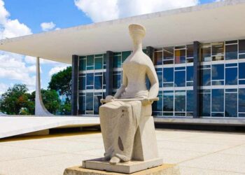 Moraes pede inclusão na pauta de julgamento de Bolsonaro por golpe