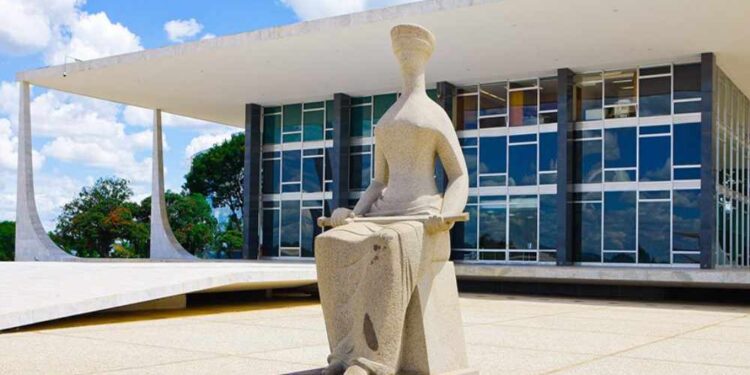 Moraes pede inclusão na pauta de julgamento de Bolsonaro por golpe