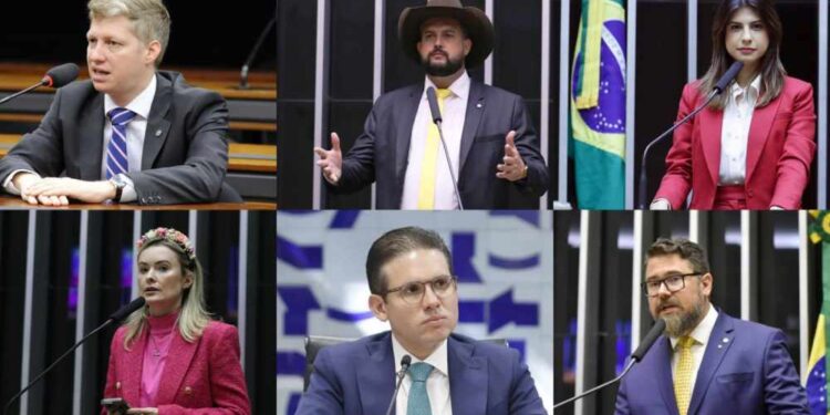Do canto superior da esq para dir. Deputados Van Hattem, Zé Trovão, Camila Jara, Julia Zanatta - o presidente da Câmara Hugo Motta; e Marcos Pollon
